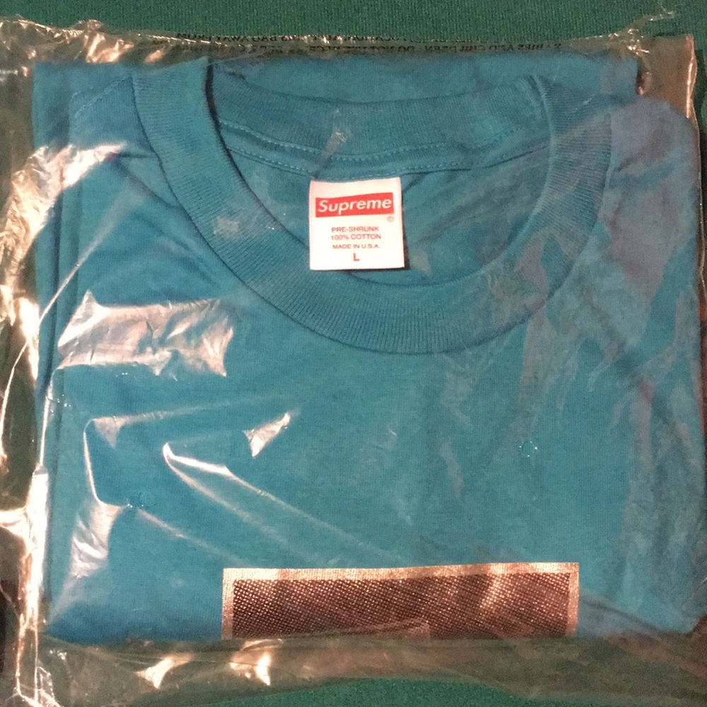 SUPREME cyan Chair Tee Large Authentic in bag NYC